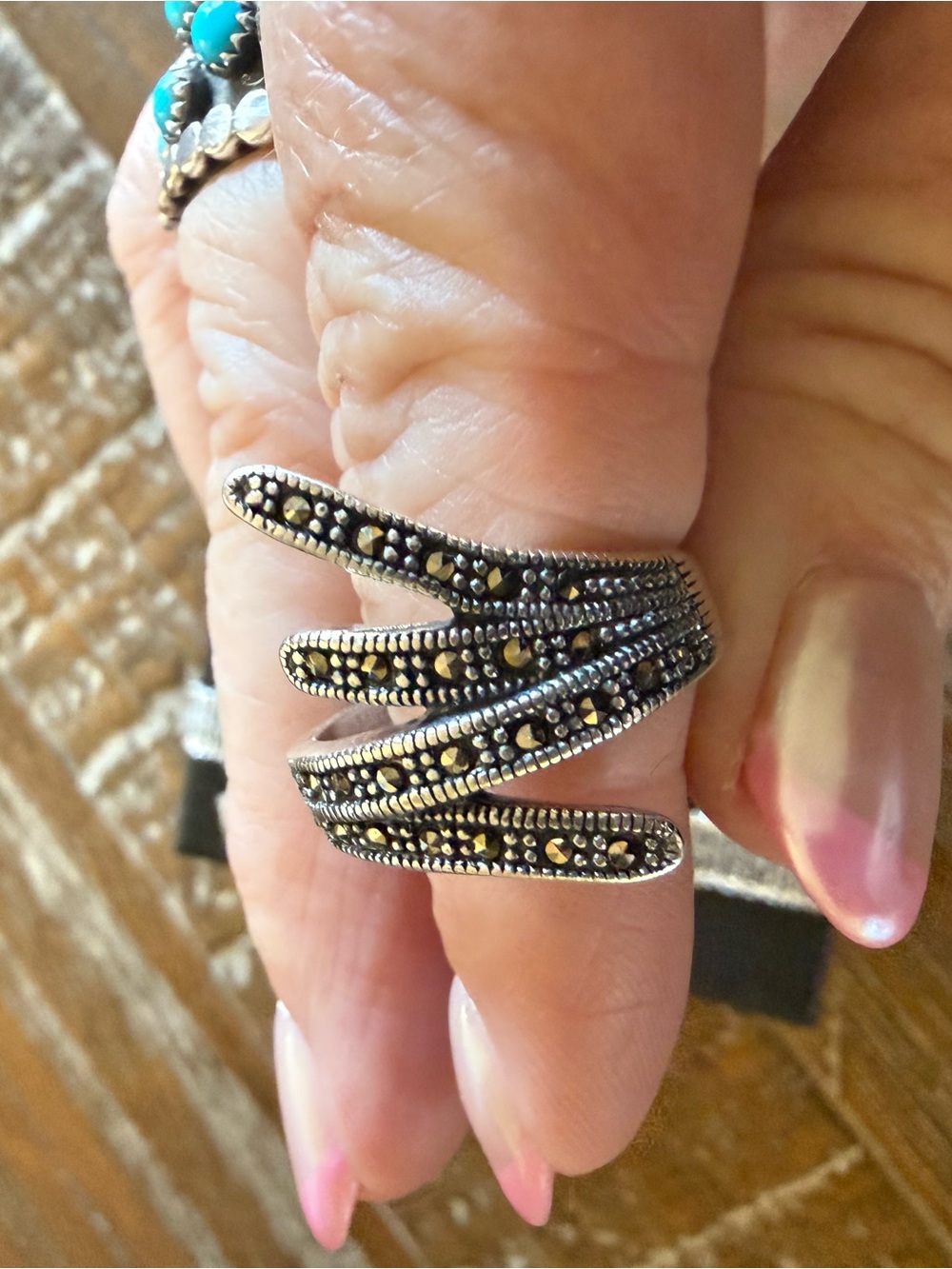 Sterling Silver Marcasite Wrap-Style Ring in Silver Size 8 - Picture 5 of 6